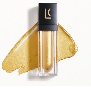 Gold liquid eye shadow